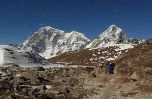 lobuche view 2