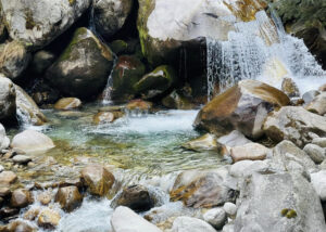 Phakding Waterfall