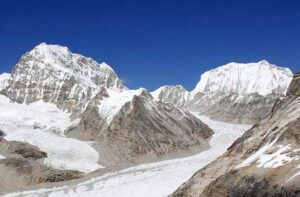 tashi lapcha phedi base camp
