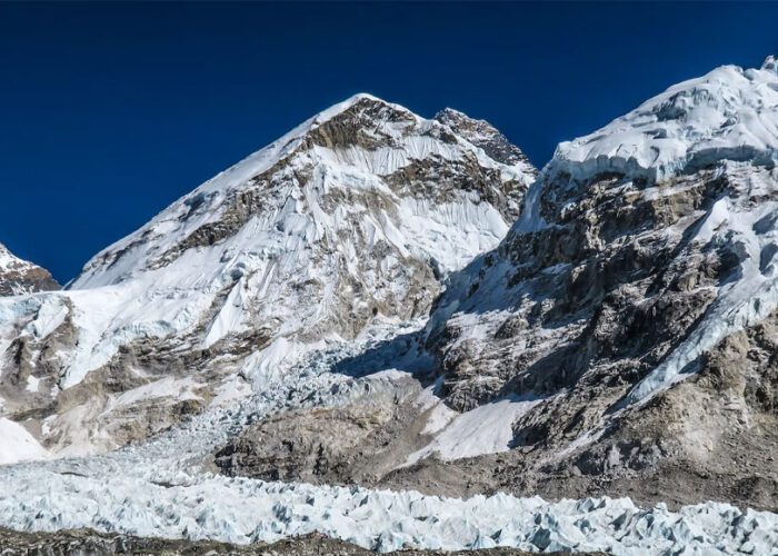 everest base camp in april