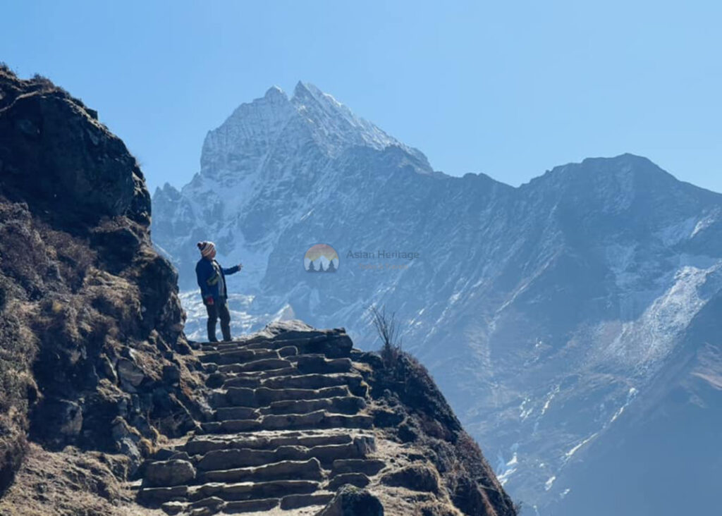 Man standing on the way of Namche