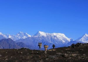 Mundhum Trek