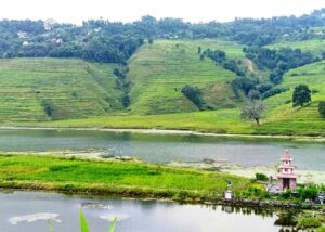 Khaste Lake