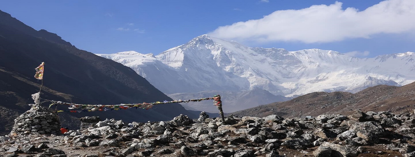 beautiful mountain seen from everest region